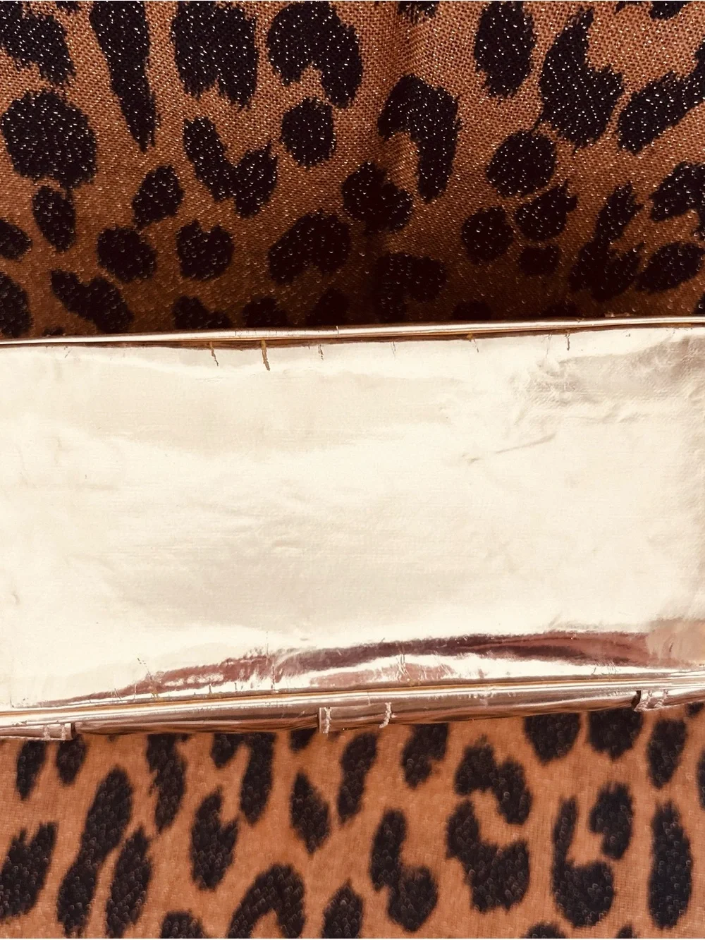 💛COACH💛NWT💛🩷 Metallic Gold Women’s Clutch Bag w/pink interior